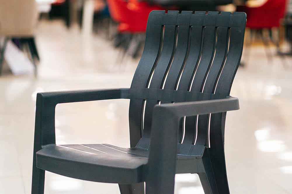 Стул Rattan CHICAGO обладает высокой эргономичностью, благодаря изящной спинке и подлокотникам